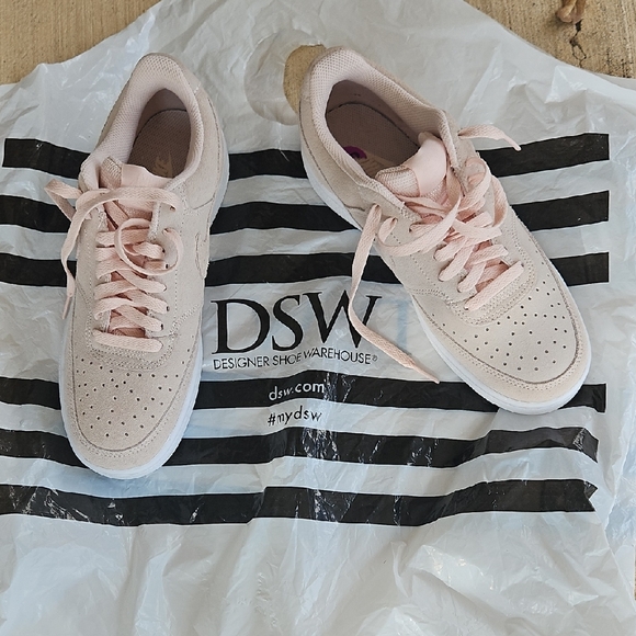 Nikes Women's Blush Pink Sneakers - Picture 6 of 8